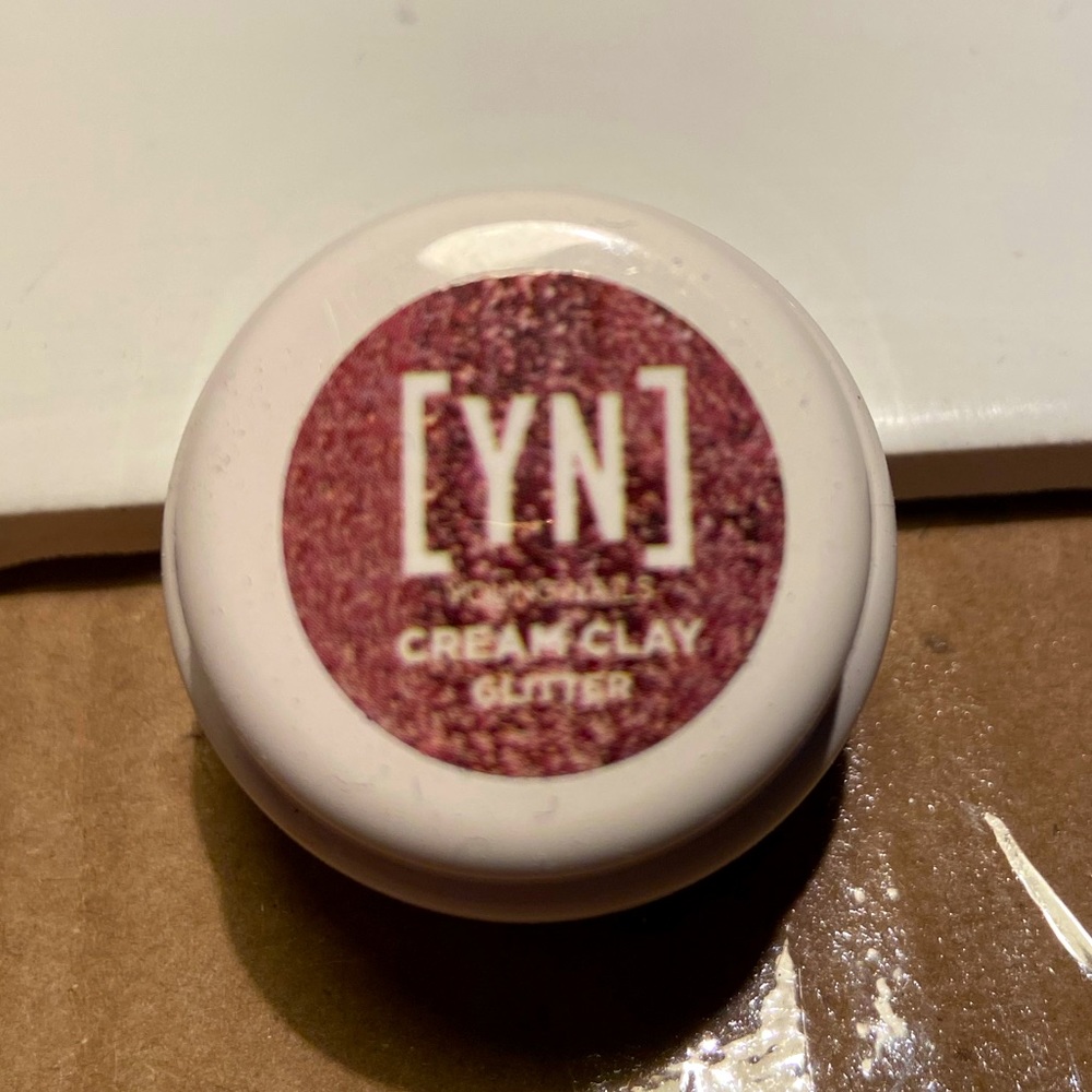 Young nails cream clay- body slam